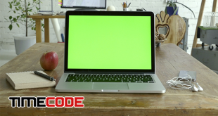  Laptop Green Screen For Mock Up 